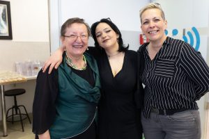 Laureatkinja Ljerka Turkalj s unukom Mihaelom i kćerkom Aleksandrom