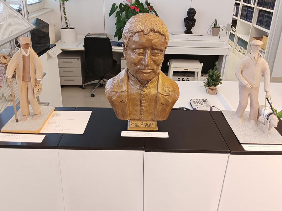 Radovi od kaširanog papira i drva
